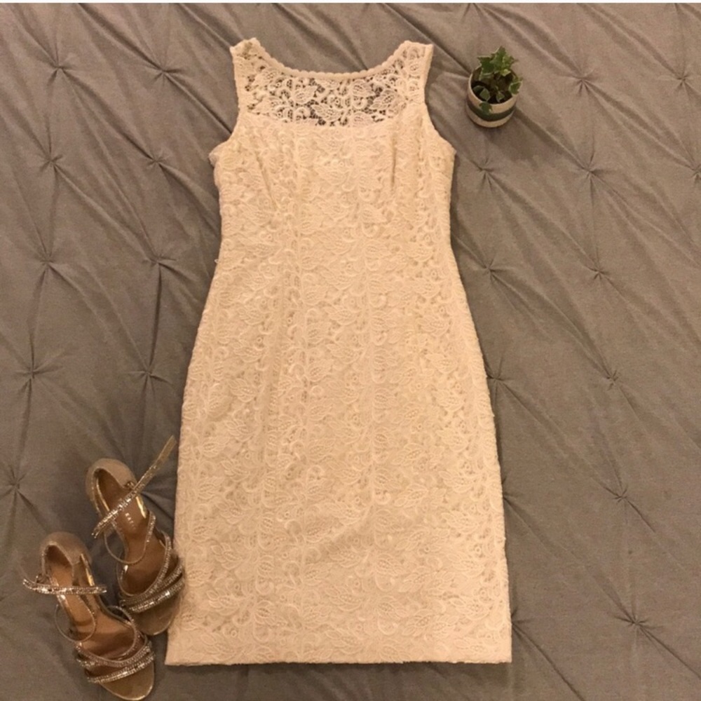 NWOT White House Black Market Lace Dress Sz 2